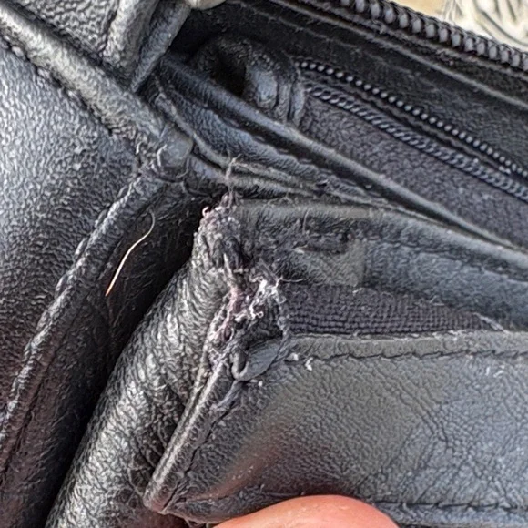 Classic Derek Alexander genuine leather crossbody bag - Picture 10 of 10